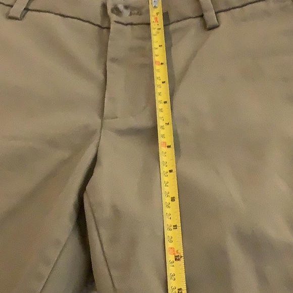 Men’s Dockers khakis 32 x 30. Flat front.  Front & back pockets. See pictures. - Picture 9 of 9